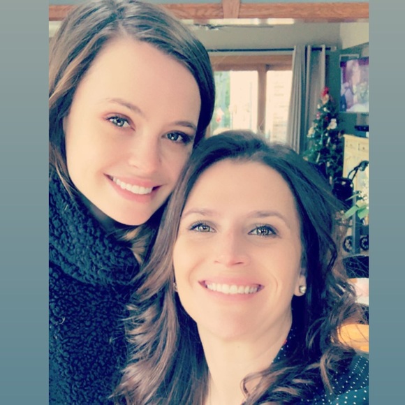 Meet your Posher, Emily - Picture 2 of 2